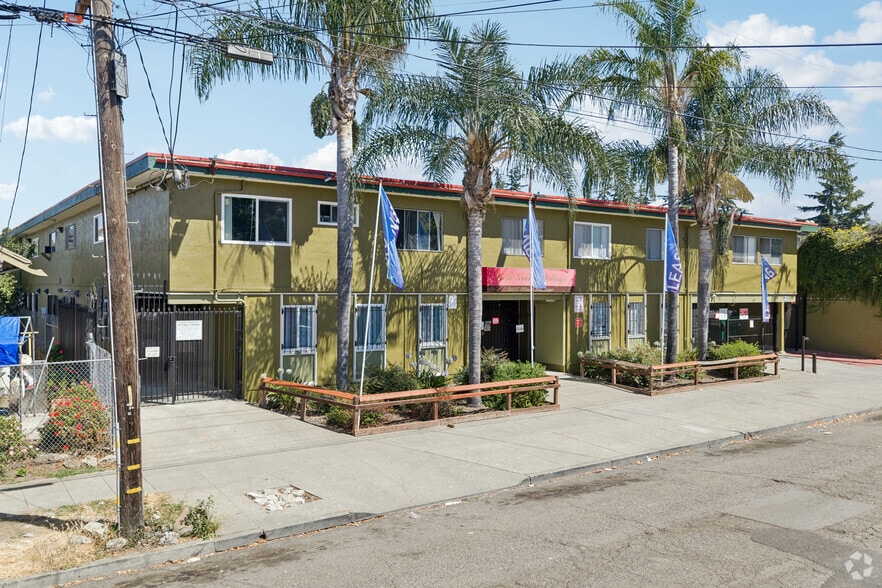 2125 92nd Ave, Oakland, CA for sale - Building Photo - Image 1 of 23