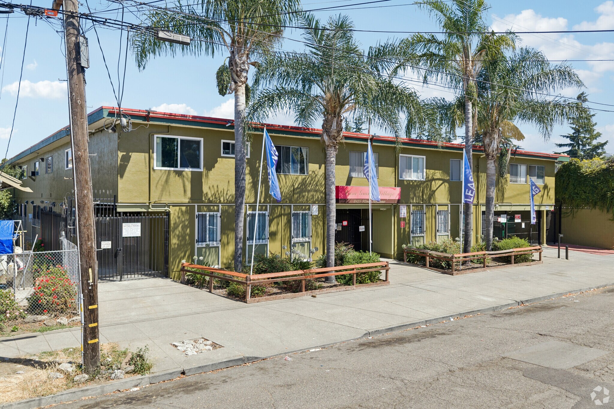 2125 92nd Ave, Oakland, CA à vendre Photo du bâtiment- Image 1 de 24