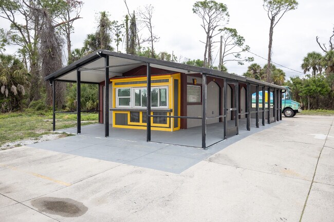 More details for 320 Tamiami Trl, Port Charlotte, FL - Retail for Sale