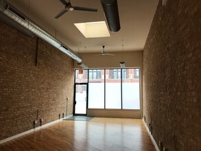 4138 N Kedzie Ave, Chicago, IL à louer Photo intérieure- Image 2 de 5