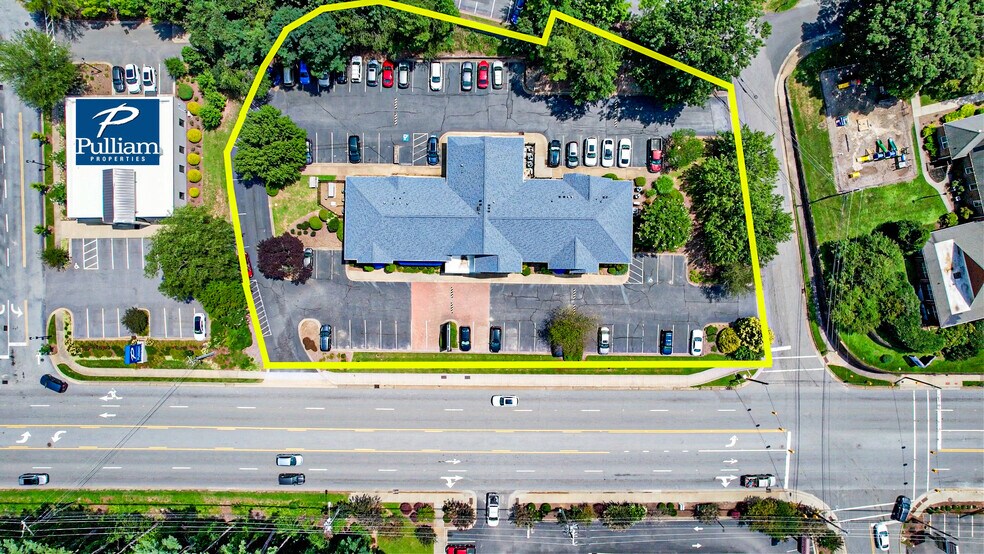 1978 Hendersonville Rd, Asheville, NC à vendre - Photo du bâtiment - Image 2 de 8