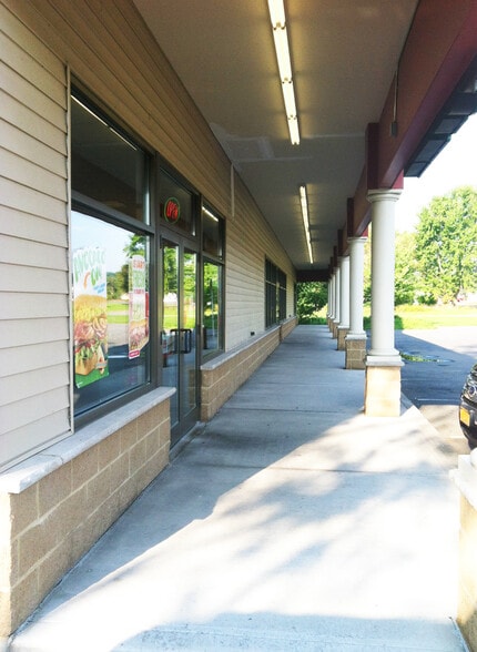 1100 Route 5 E, Elbridge, NY à vendre - Photo du bâtiment - Image 2 de 5