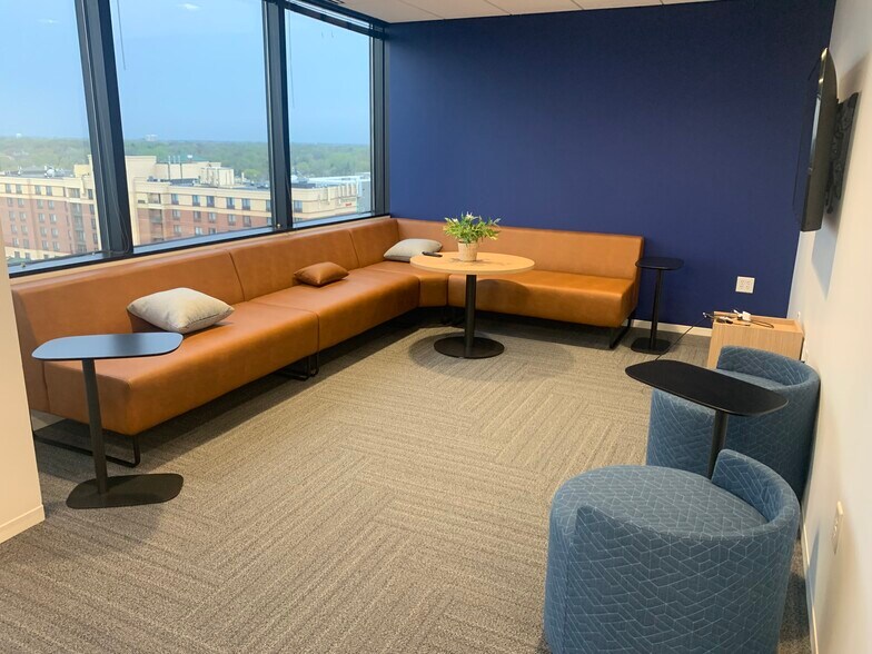 1550 American Blvd E, Bloomington, MN à louer - Photo intérieure - Image 2 de 10