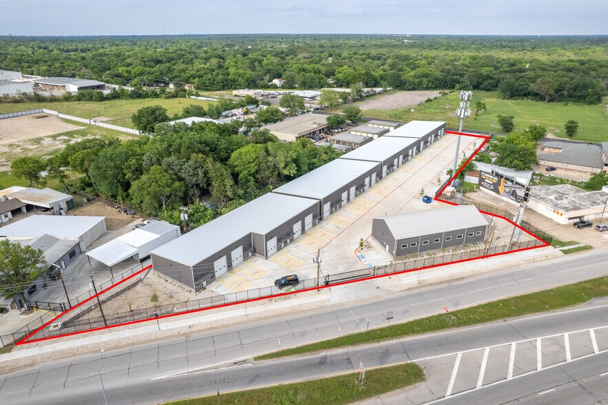 8140 C F Hawn fwy, Dallas, TX à louer - Photo du bâtiment - Image 2 de 21