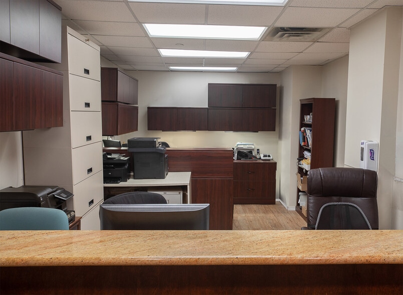 184-188 E 70th St, New York, NY for lease - Interior Photo - Image 1 of 26