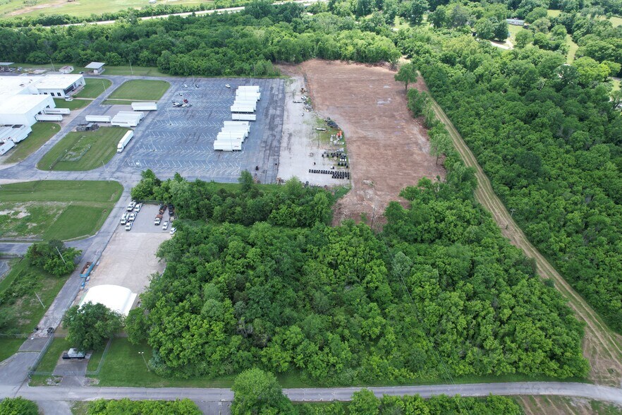 981 Industrial Park Rd, Columbia, TN à louer - Photo du bâtiment - Image 3 de 5