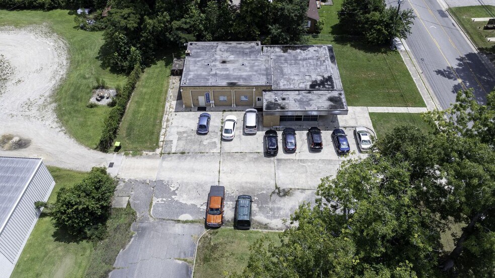425 S Lee St, Whiteville, NC à vendre - Photo du bâtiment - Image 2 de 31