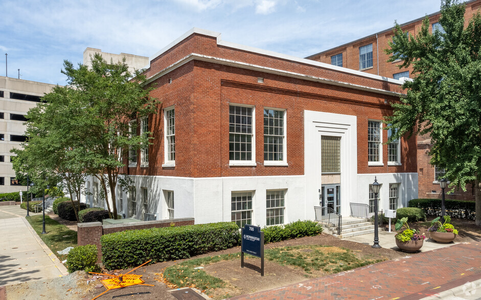 700 W Main St, Durham, NC for lease - Primary Photo - Image 1 of 7