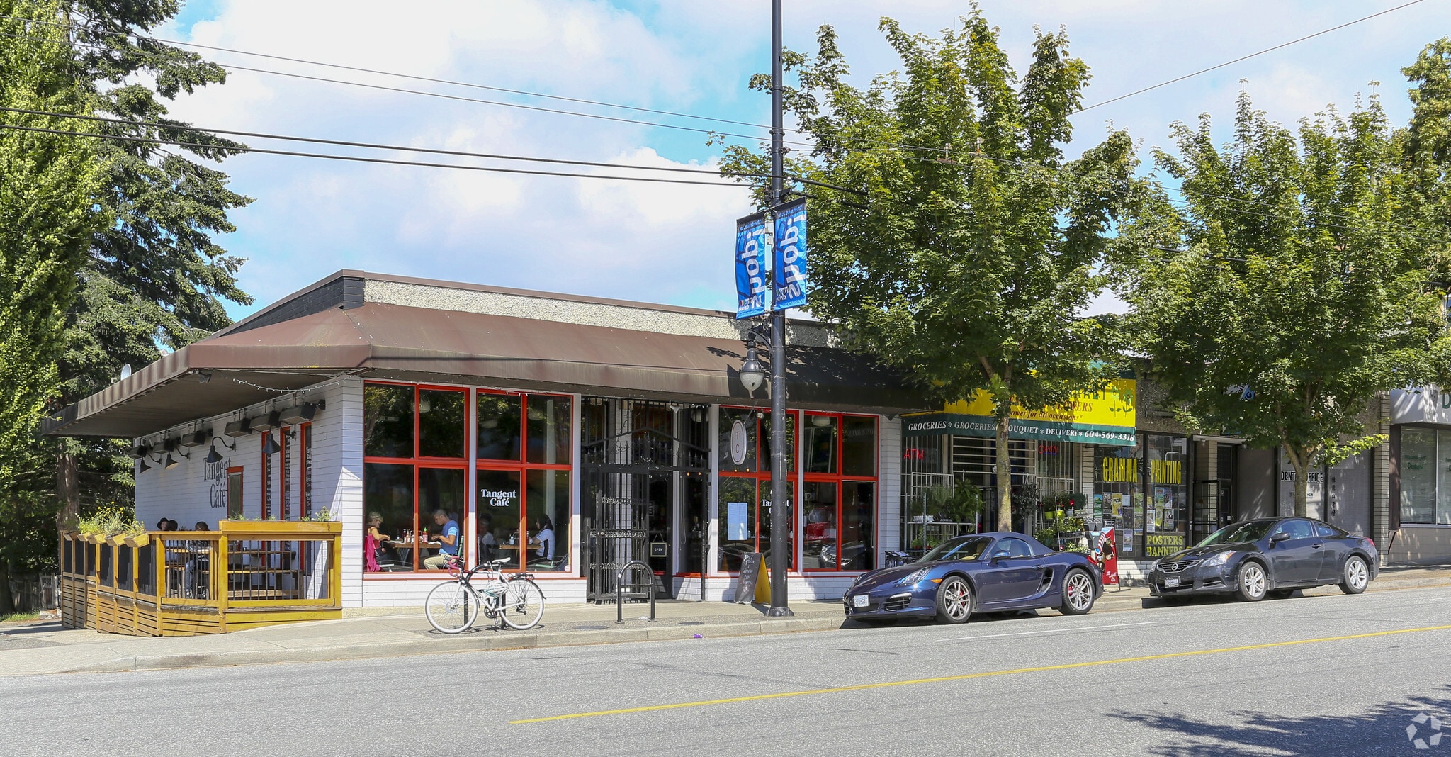 2085 Commercial Dr, Vancouver, BC à vendre Photo principale- Image 1 de 4