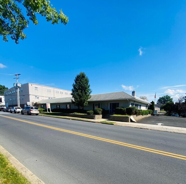 315-329 E 2nd St, Boyertown, PA à vendre - Photo du bâtiment - Image 1 de 79
