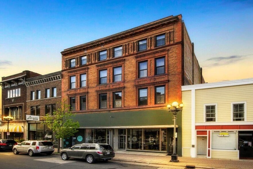 511-513 Main St, La Crosse, WI à louer - Photo du bâtiment - Image 3 de 3