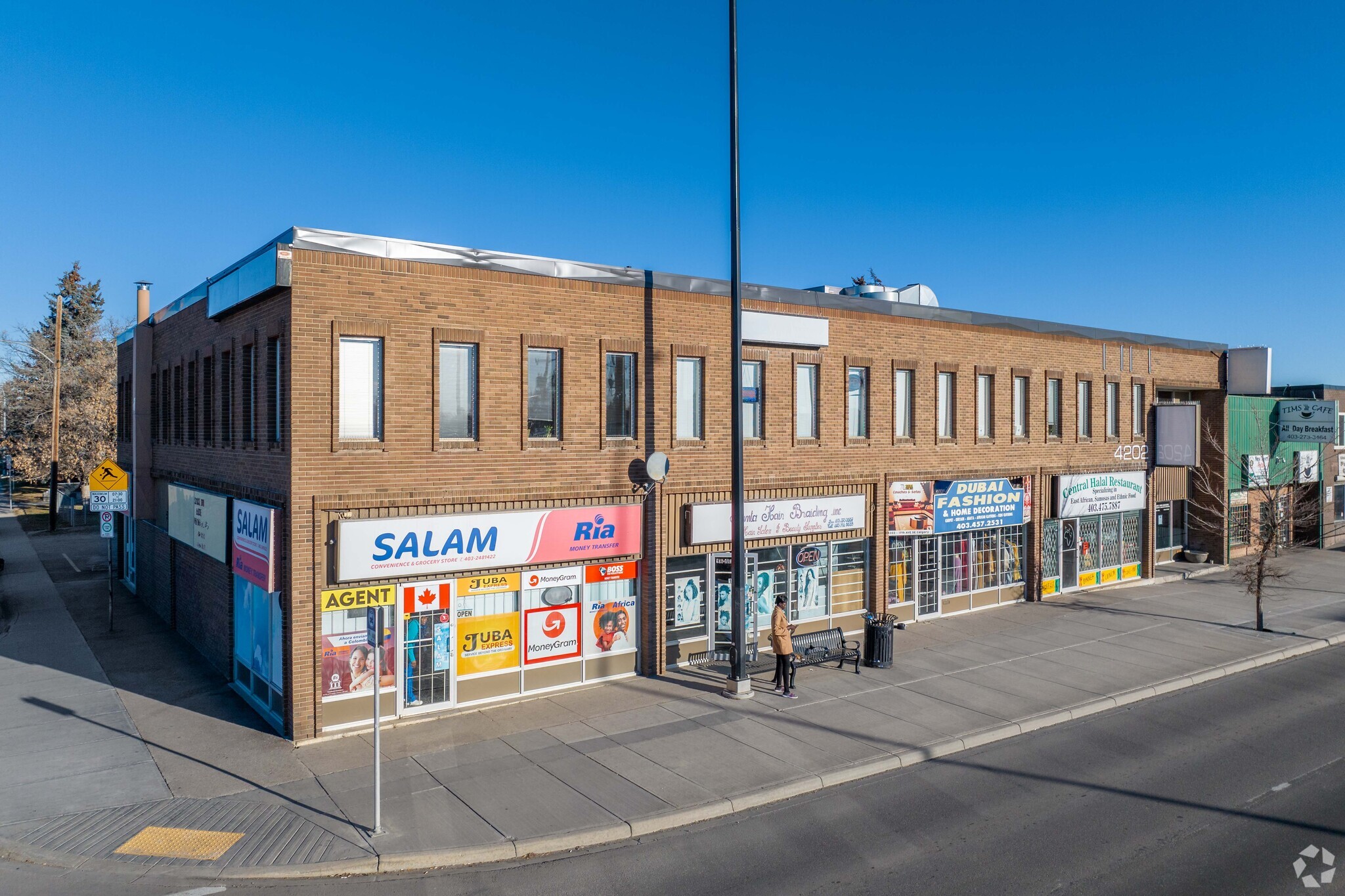 4202 17th Ave SE, Calgary, AB à louer Photo du b timent- Image 1 de 5