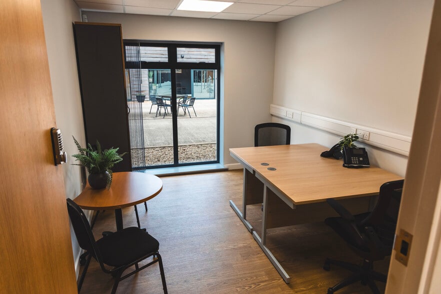 Welton Rd, Daventry for lease - Interior Photo - Image 3 of 19