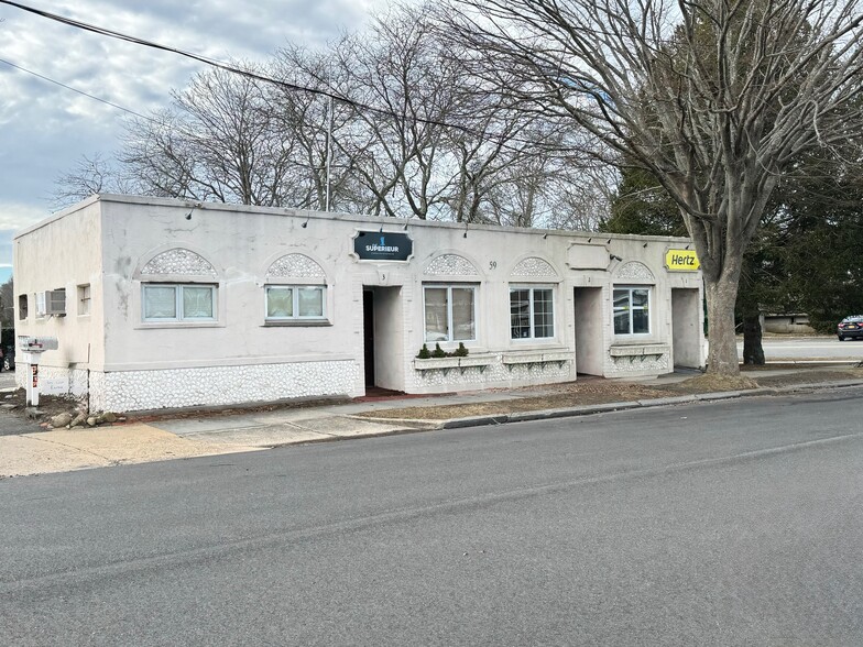 59 Maple St, Southampton, NY à louer - Photo du bâtiment - Image 1 de 3