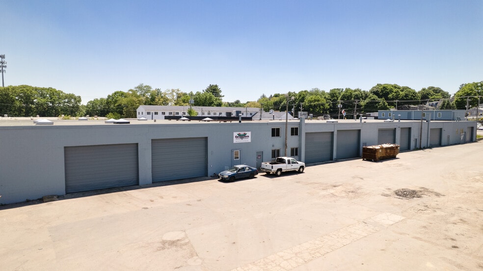 1093 N Montello St, Brockton, MA for lease - Building Photo - Image 2 of 8