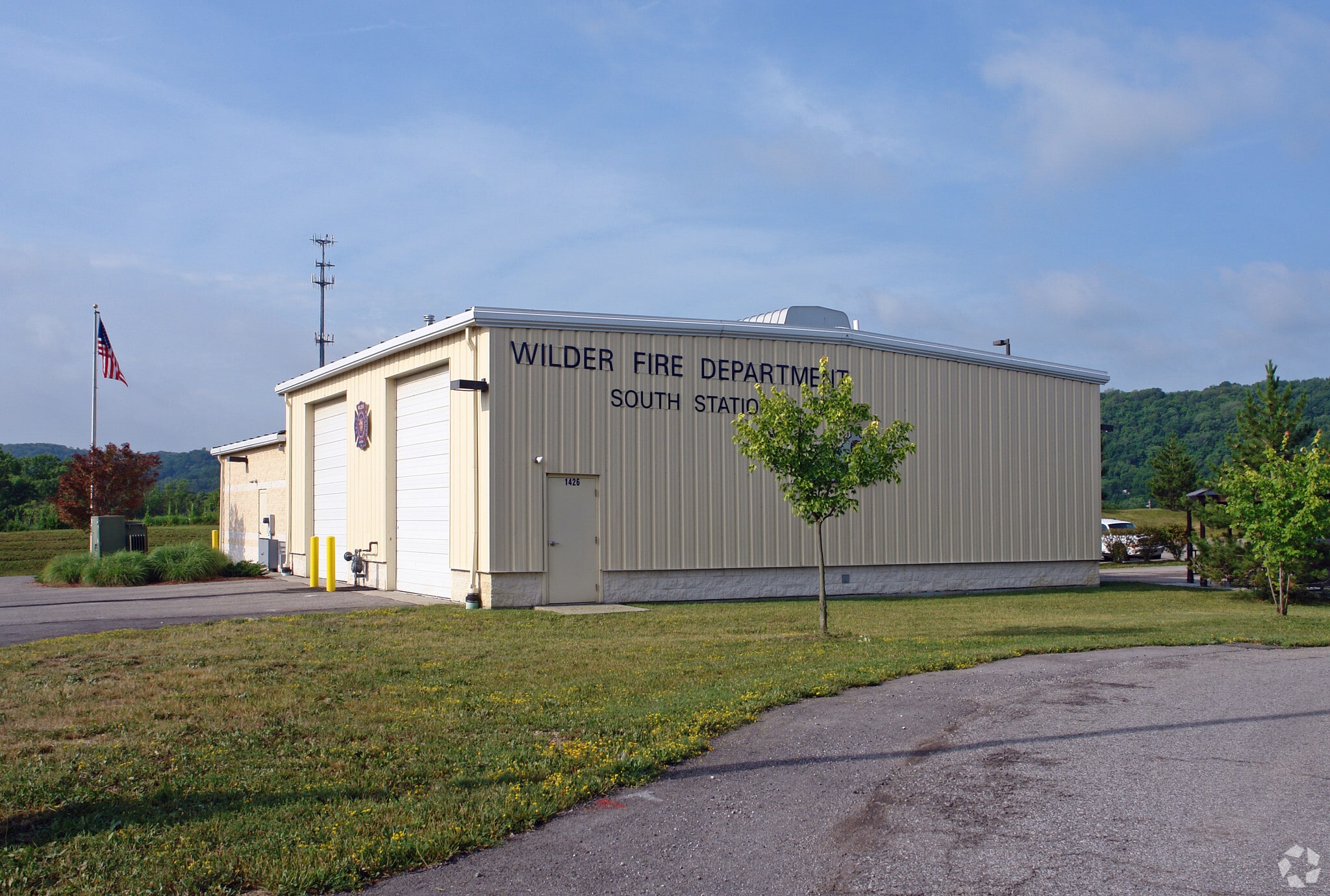 1426 Gloria Terrell Dr, Wilder, KY for sale Primary Photo- Image 1 of 8