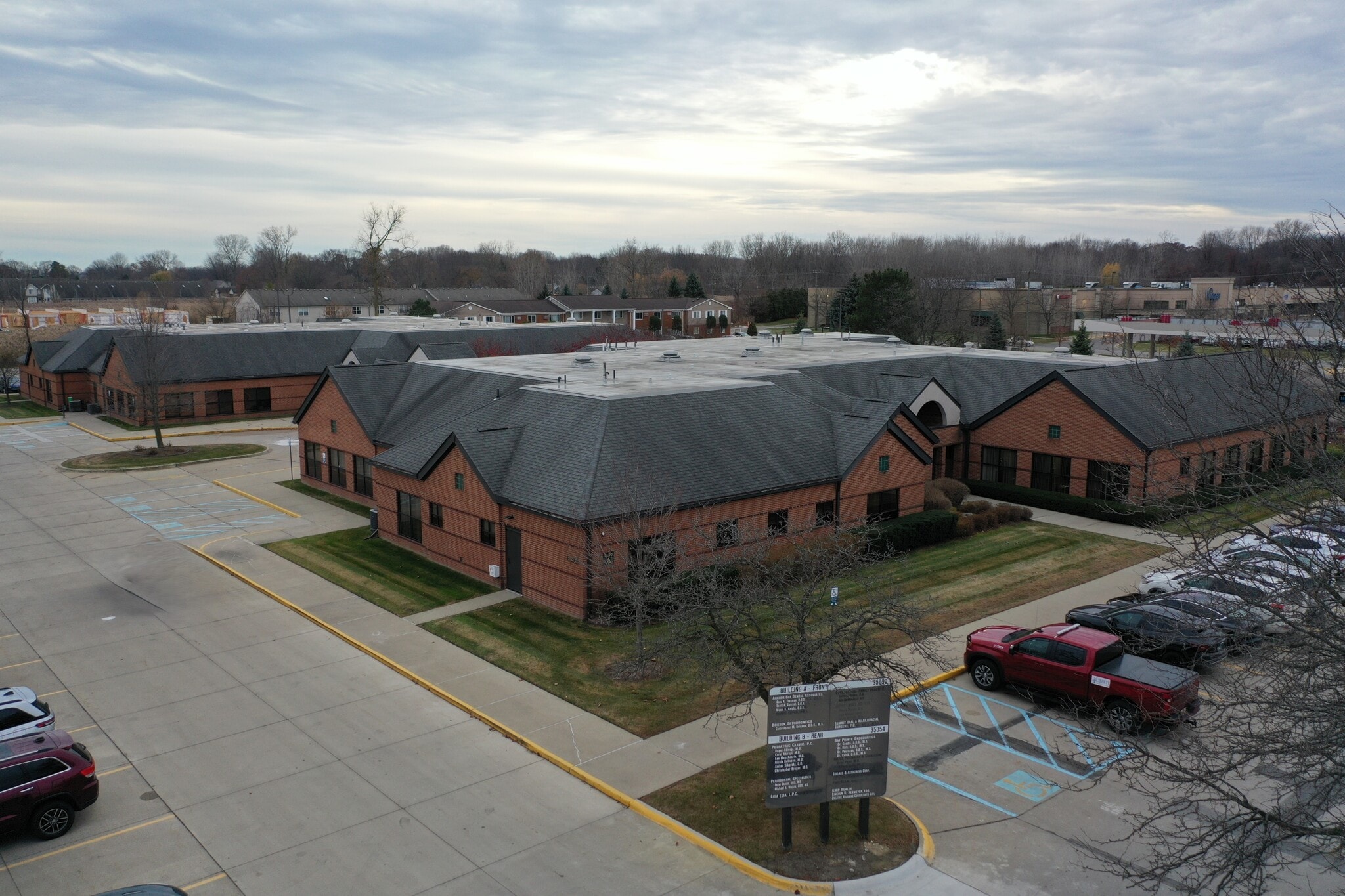 35050-35054 23 Mile Rd, New Baltimore, MI à louer Photo du bâtiment- Image 1 de 30