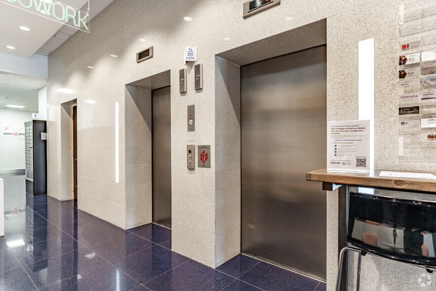 1680 Fruitville Rd, Sarasota, FL for lease - Interior Photo - Image 3 of 17