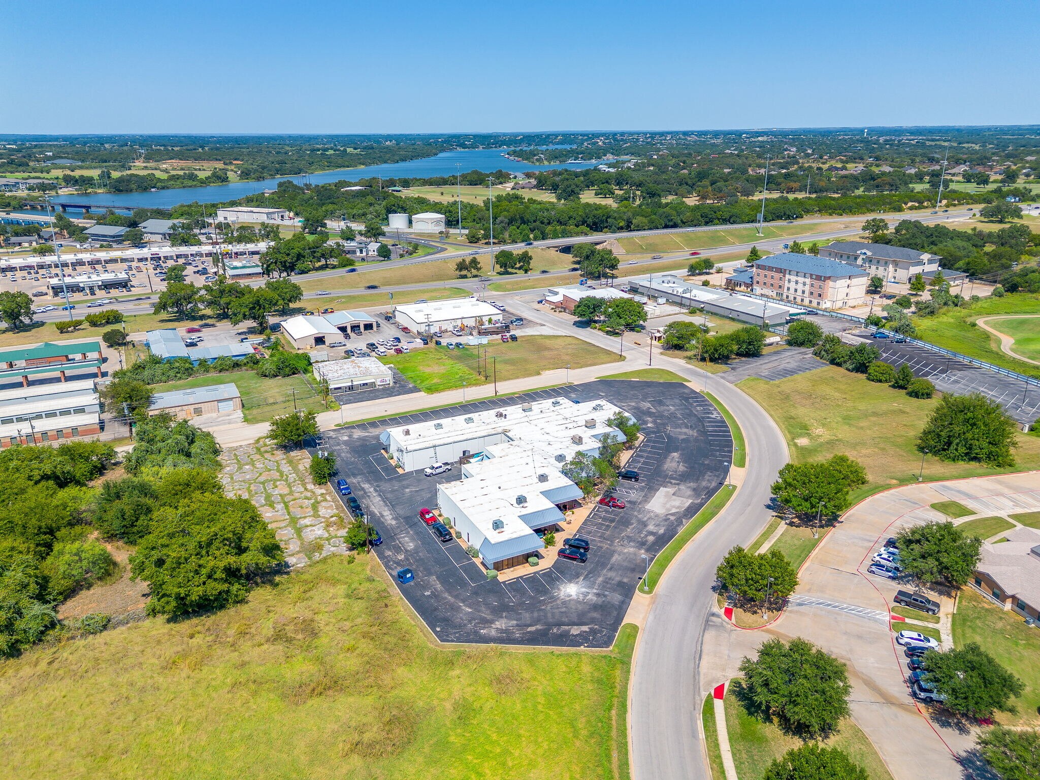 1540 Southtown Dr, Granbury, TX à louer Photo principale- Image 1 de 10