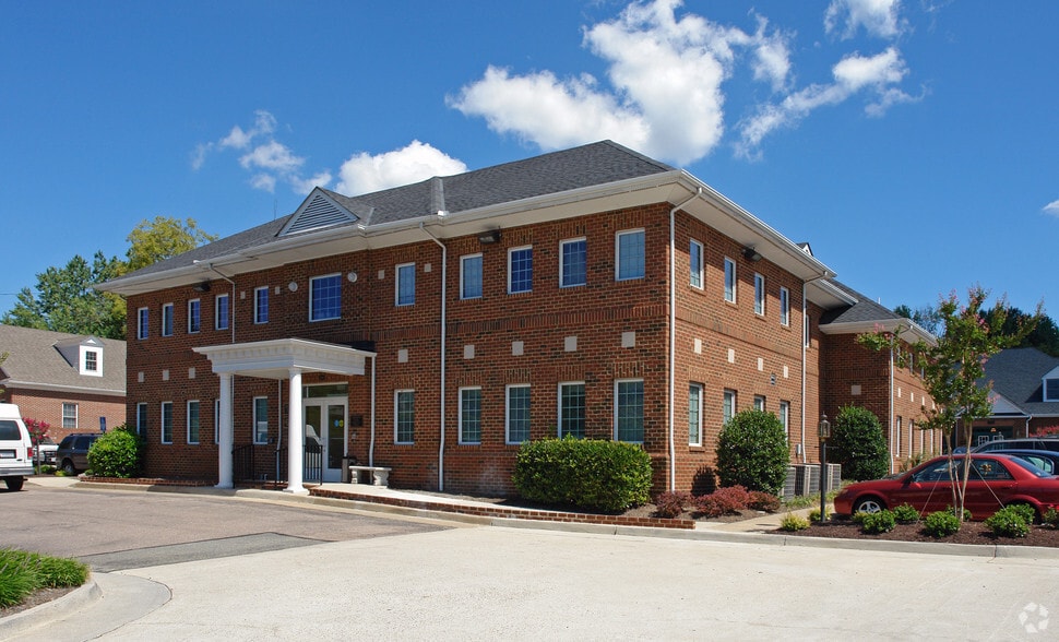 5320 Patterson Ave, Richmond, VA for lease - Primary Photo - Image 1 of 3