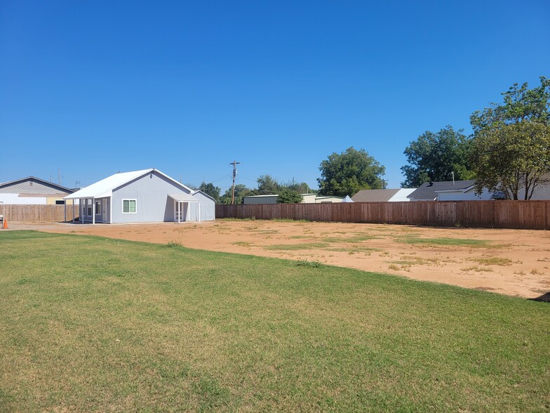 112 S Railroad St, Marlow, OK for sale - Building Photo - Image 2 of 6