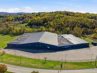 Plus de détails pour 5001 W Crawford Ave, Connellsville, PA - Sports et divertissement à vendre