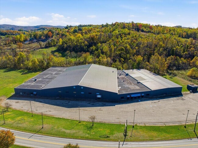 Plus de détails pour 5001 W Crawford Ave, Connellsville, PA - Industriel à vendre