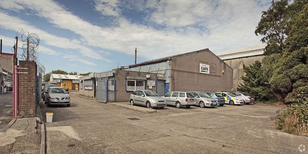 Bridle Way, Bootle for lease - Building Photo - Image 3 of 3