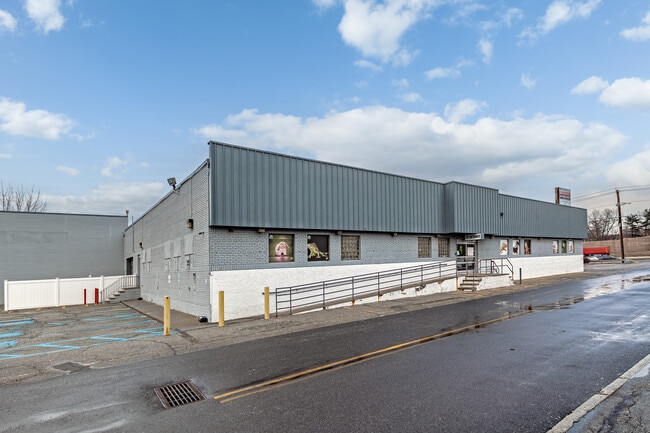 Plus de détails pour 240 State Rt 17 S, Lodi, NJ - Industriel à louer