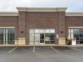 N162 Eisenhower Dr, Appleton, WI for lease Building Photo- Image 2 of 5