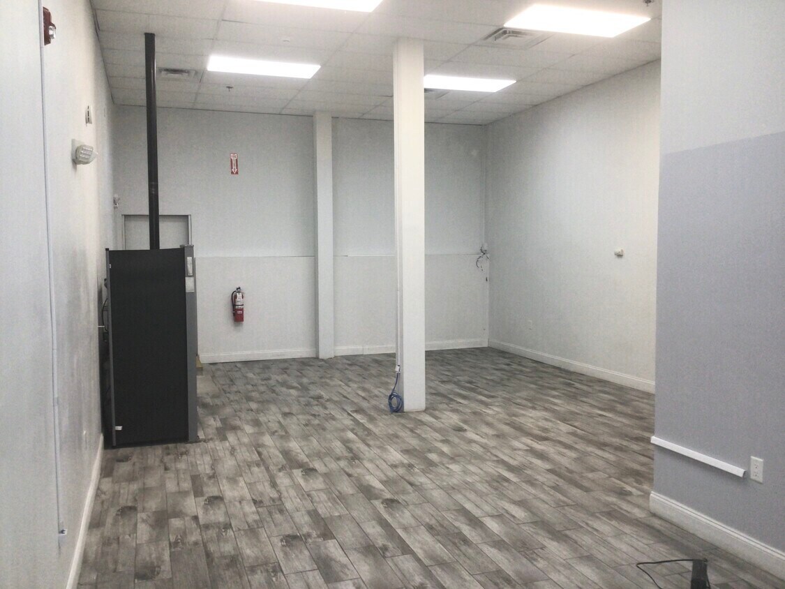 912 Bergenline Ave, Union City, NJ for lease Interior Photo- Image 1 of 7