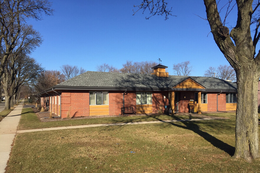 2766 W 11 Mile Rd, Berkley, MI for sale - Building Photo - Image 1 of 1