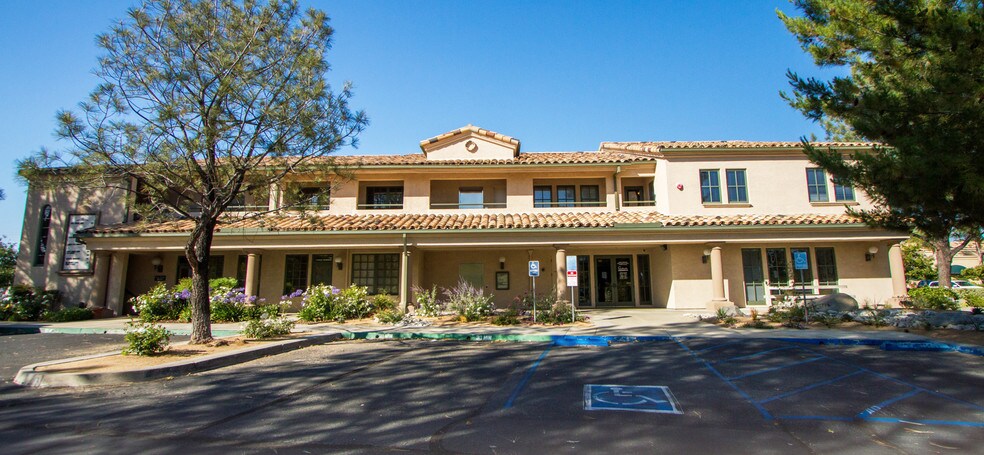 41530 Enterprise Cir S, Temecula, CA à vendre - Photo du bâtiment - Image 2 de 21