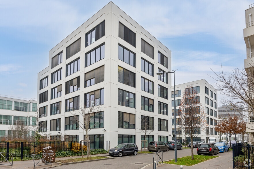 8 Rue Maurice Moissonnier, Vaulx-en-Velin à louer - Photo principale - Image 1 de 4