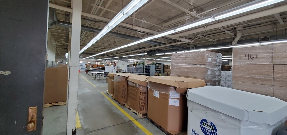 8035 Austin Ave, Morton Grove, IL for lease - Building Photo - Image 3 of 22