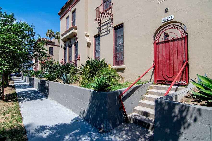 2375-2379 W 12th St, Los Angeles, CA à vendre - Photo du bâtiment - Image 3 de 6