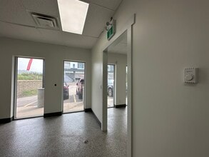 10216-10218 Centennial Dr, Fort McMurray, AB for lease Interior Photo- Image 2 of 31