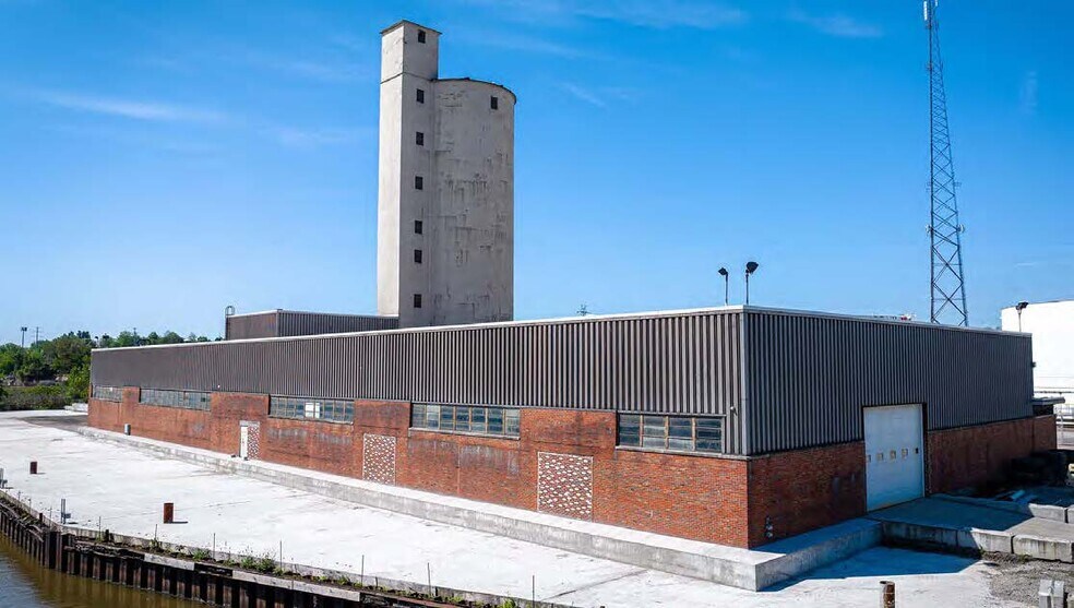 2195 Drydock St, Cleveland, OH à vendre - Photo du bâtiment - Image 3 de 5