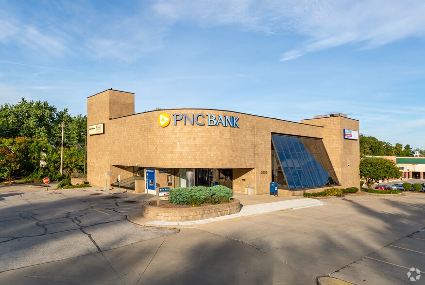 2216 Dixie Hwy, Fort Mitchell, KY à louer - Photo du bâtiment - Image 1 de 23