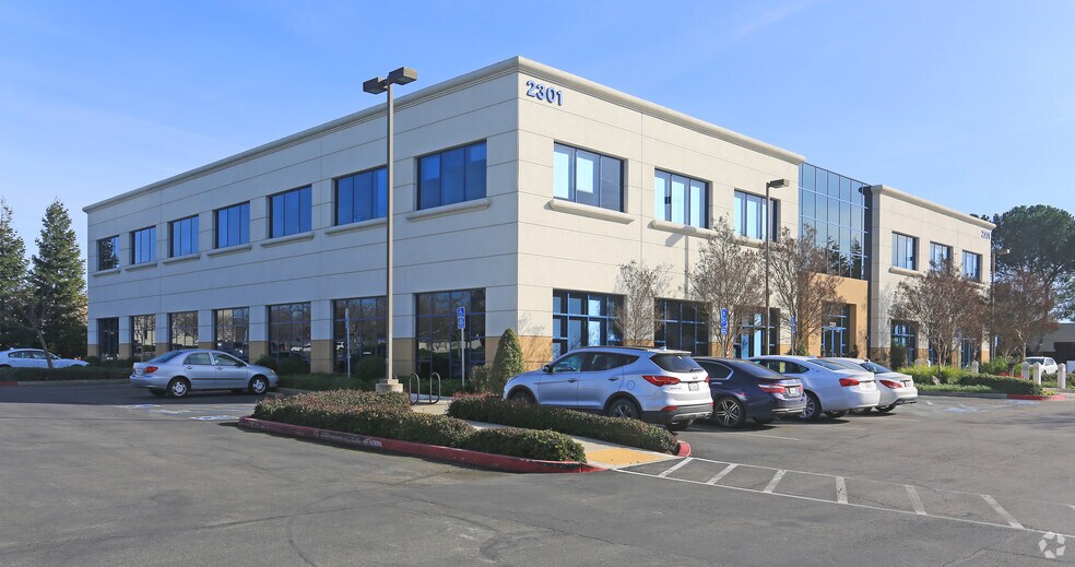 2301 Armstrong St, Livermore, CA à louer - Photo du bâtiment - Image 2 de 2
