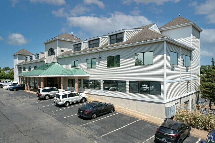 602 S King St, Leesburg, VA à vendre - Photo du bâtiment - Image 3 de 69