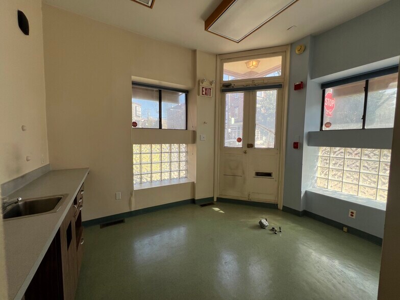 301 Bainbridge St, Philadelphia, PA à louer - Photo du bâtiment - Image 3 de 10