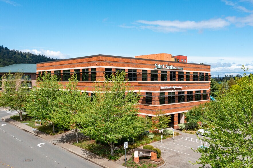 1700 NW Gilman Blvd, Issaquah, WA à louer - Photo du bâtiment - Image 2 de 11