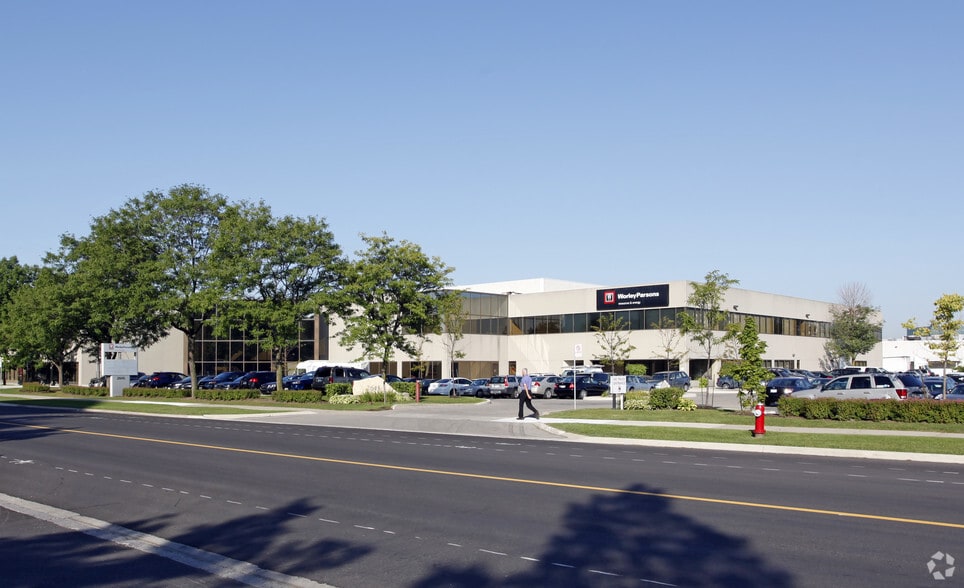 2645 Skymark Ave, Mississauga, ON for sale - Primary Photo - Image 1 of 1