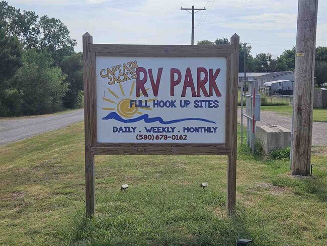 Plus de détails pour 67 Ash Ave, Elgin, OK - Spécialité à vendre