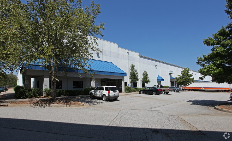 220 Midland Ct, McDonough, GA à louer - Photo du bâtiment - Image 2 de 5