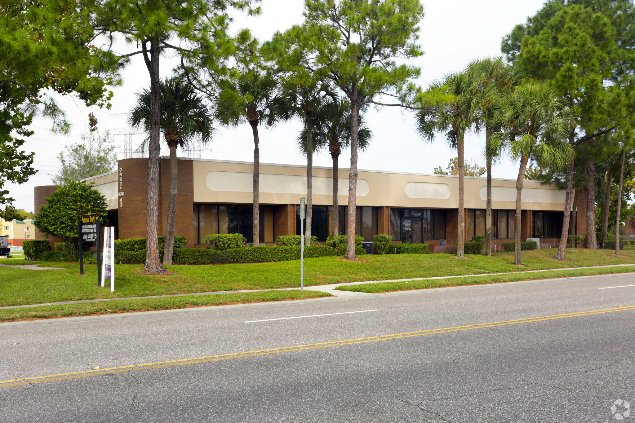 13630 N 58th St, Clearwater, FL à louer Photo du bâtiment- Image 1 de 15