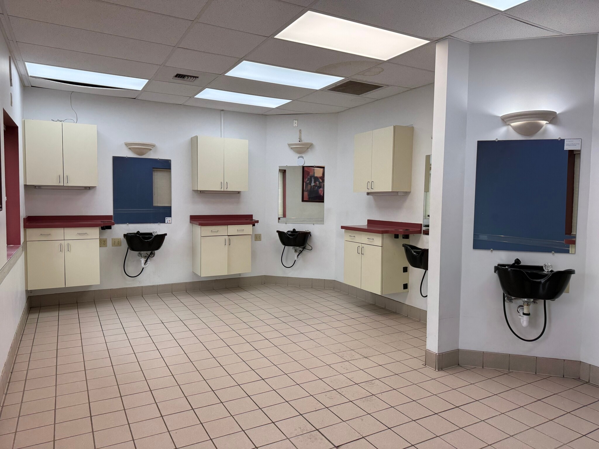 1811 S 108th St, West Allis, WI for lease Interior Photo- Image 1 of 4