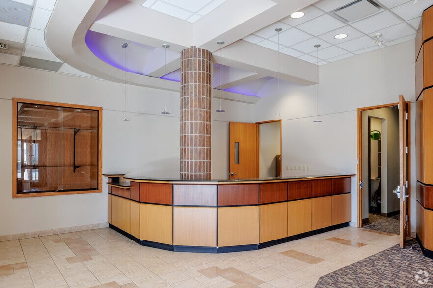 1095 S Monaco Pky, Denver, CO for lease - Lobby - Image 3 of 15
