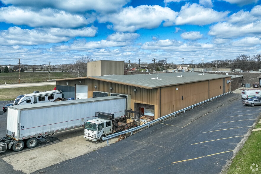 6704 Pingree Rd, Crystal Lake, IL à louer - Photo principale - Image 2 de 80